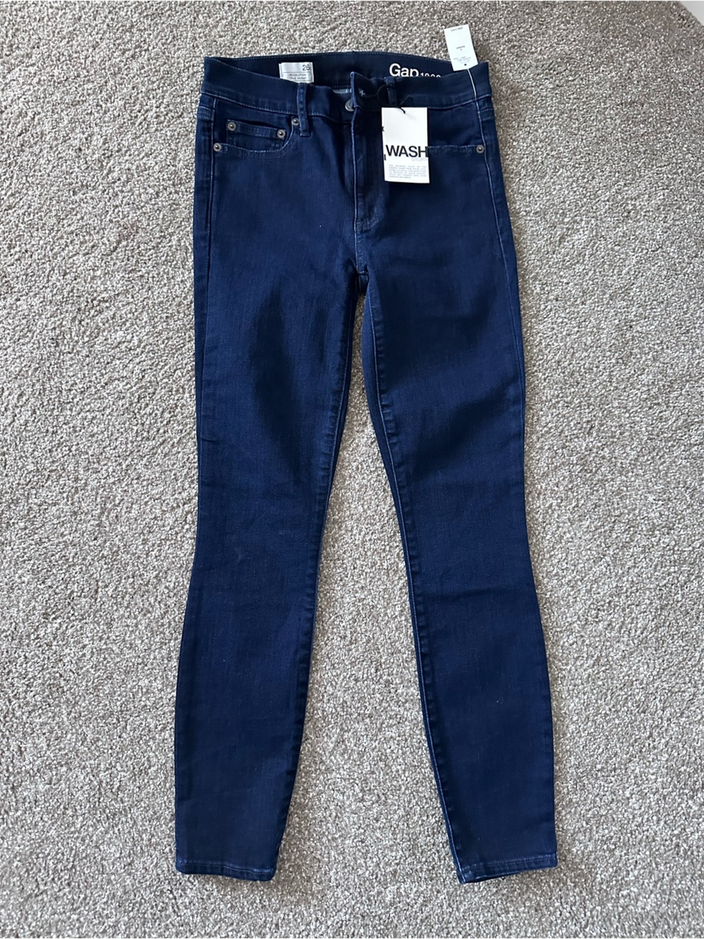 NWT Gap 1969 Resolution True Skinny Jeans 2 Short 26S Dark Wash